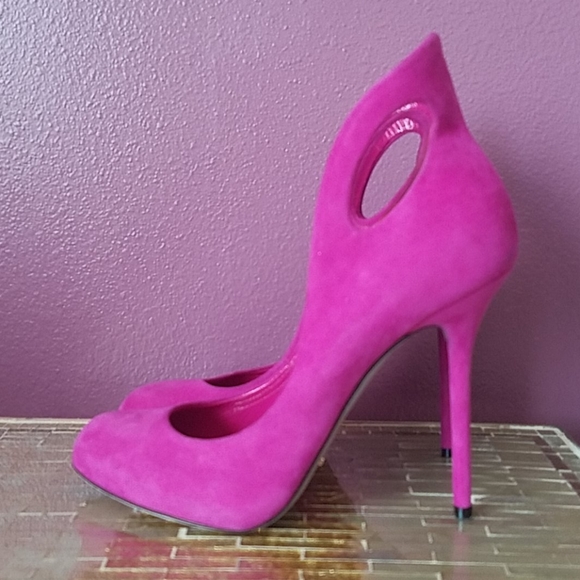 Sergio Rossi pink suede cutout heels, size 7 - Picture 3 of 7